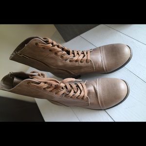 Tan boots / worn once